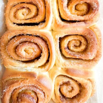 Close up of cinnamon rolls.