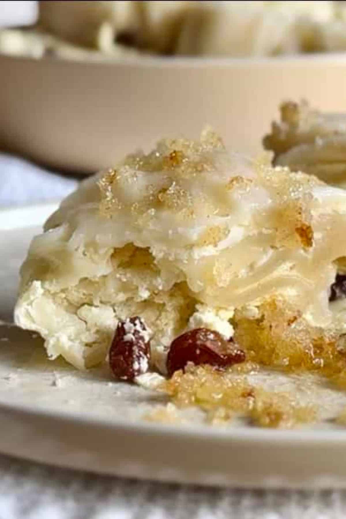 Traditional Slovenian ล truklji served on a plate in a close-up view.