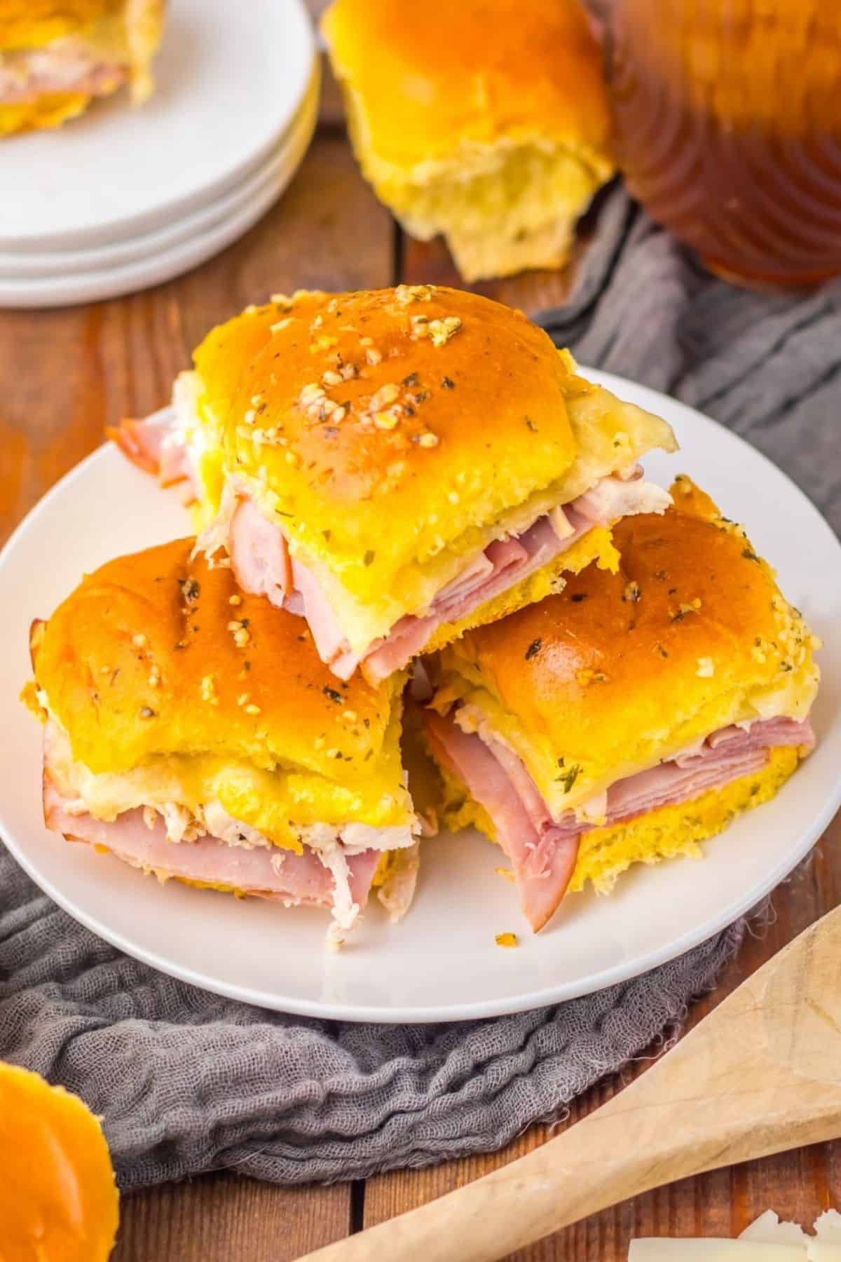 Sticky sweet bread with ham slices, perfect for breakfast or snacks. Soft, flavorful, with a golden crust.