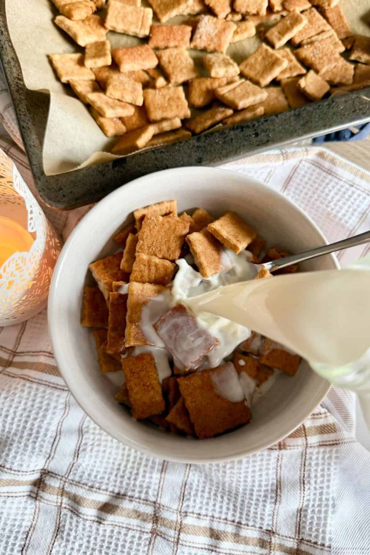 Crunchy homemade cinnamon cereal for breakfast. Perfectly toasted and milled for a fresh, warm flavor.