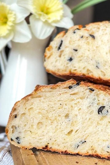 Olive and cheese sourdough bread with stretch and folds technique. Perfect for Mediterranean-inspire.