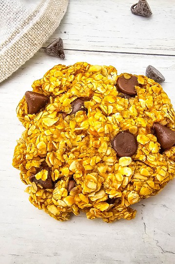 Healthy pumpkin oatmeal cookie with chocolate chips.