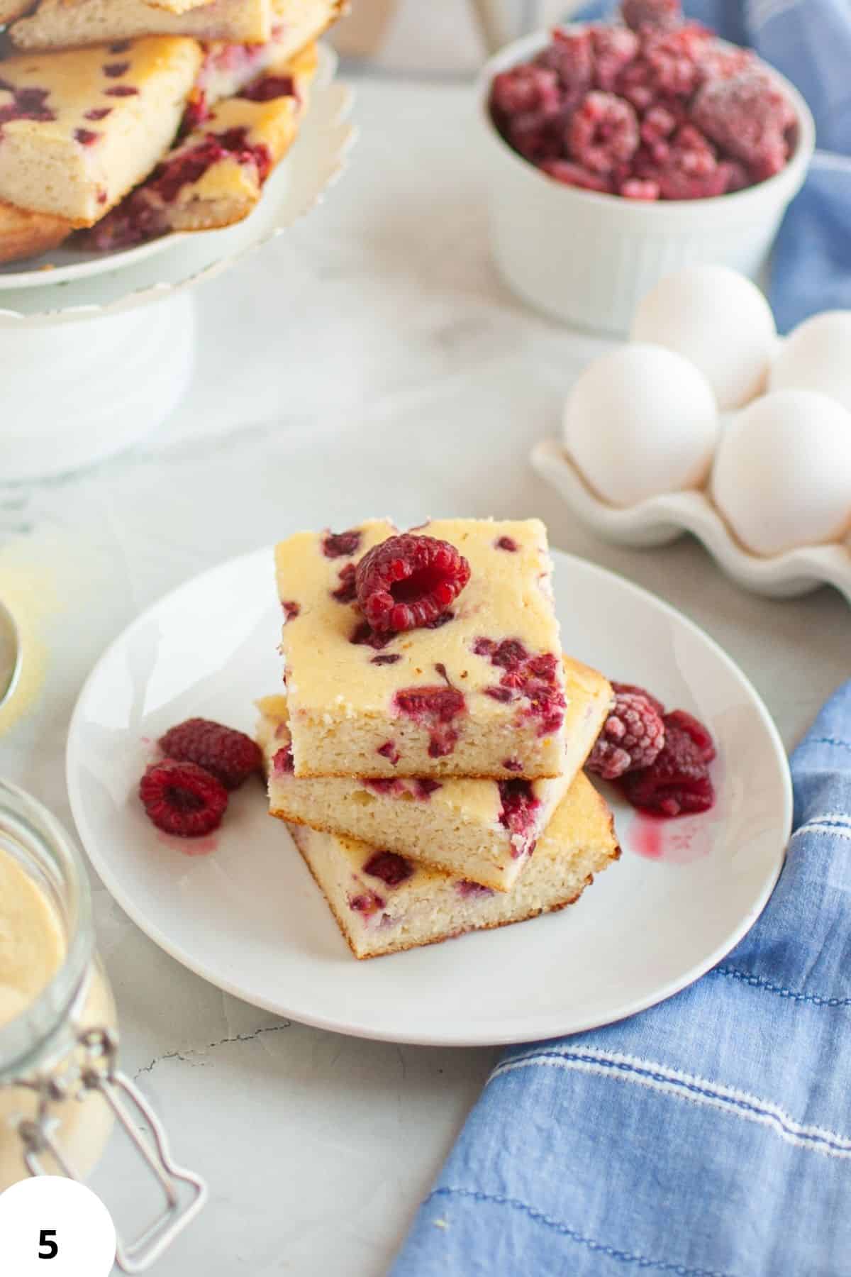Berry-Infused Cake Bars for Baking.