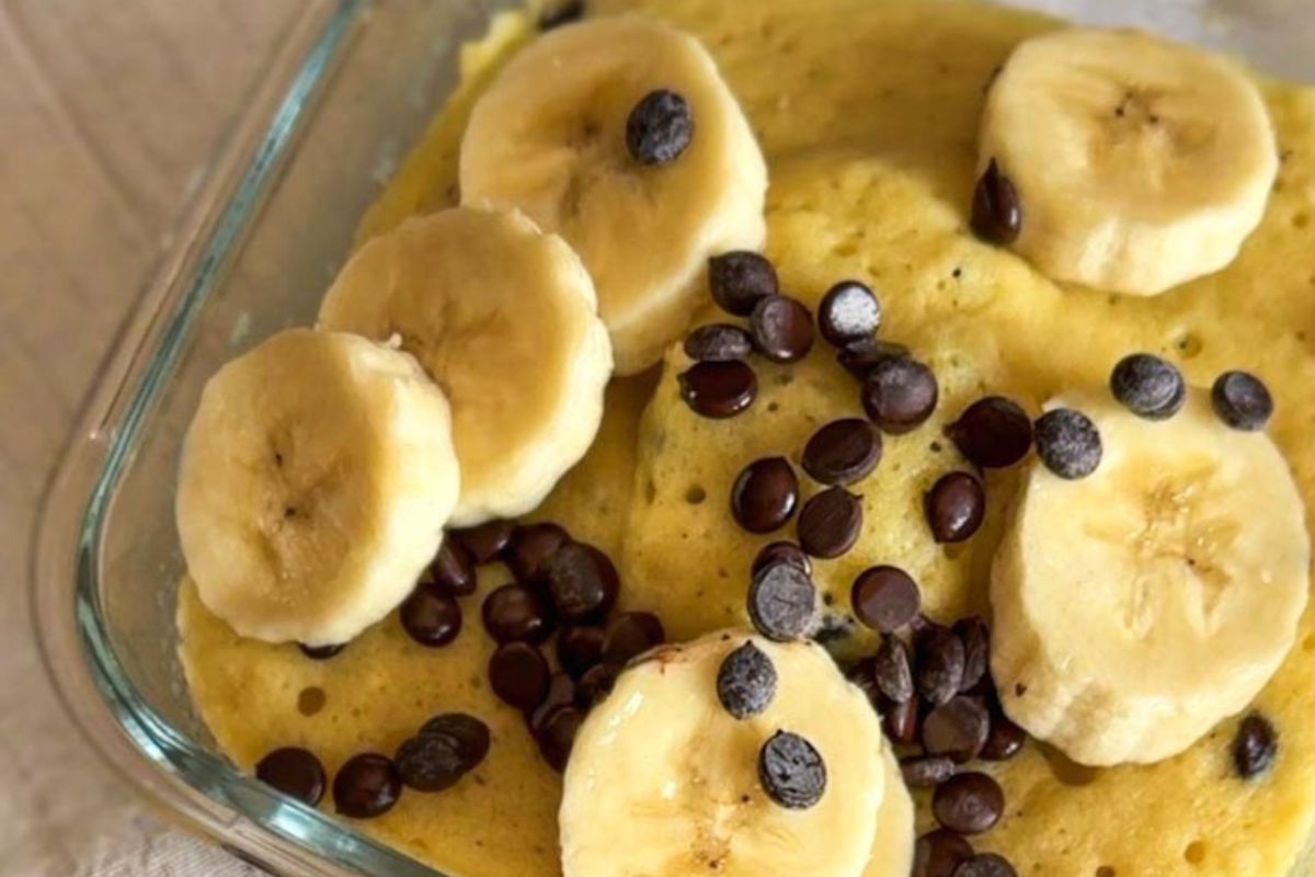 Banana and chocolate chip sourdough discard pancake bowls.